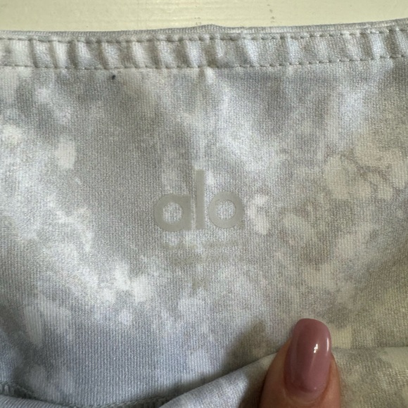 Alo Capri Leggings - Picture 3 of 4